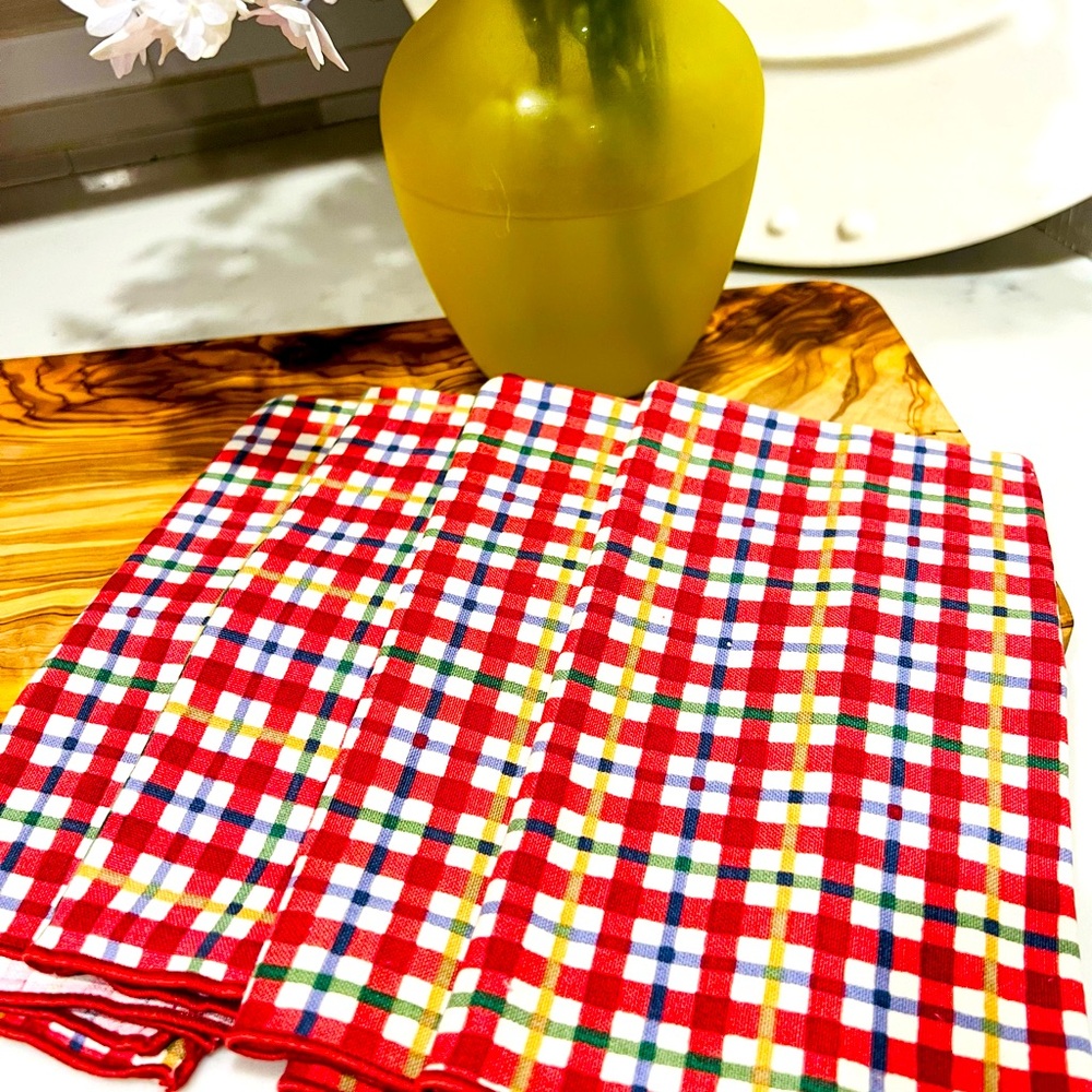 🛑SOLD🛑LONGABERGER Set of 4 Napkins in Retired Cherry Red Plaid 🍒